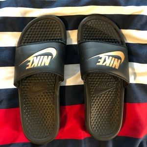 Men’s Nike Benassi Slides Gold & Black Size 7